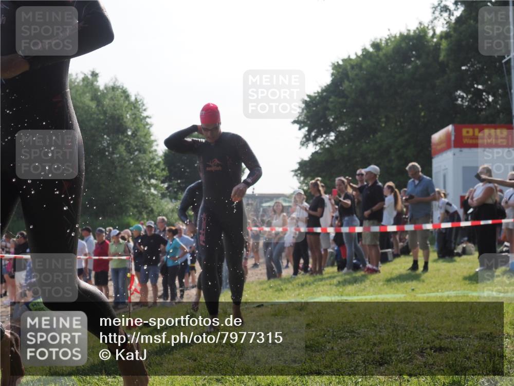 15.06.2025 - 27. Vierlanden-Triathlon KatJ http://msf.ph/oto/7977315 15.06.2025 08:35:41 Schwimmen 6, 21, 75, 85, 158 meine-sportfotos.de