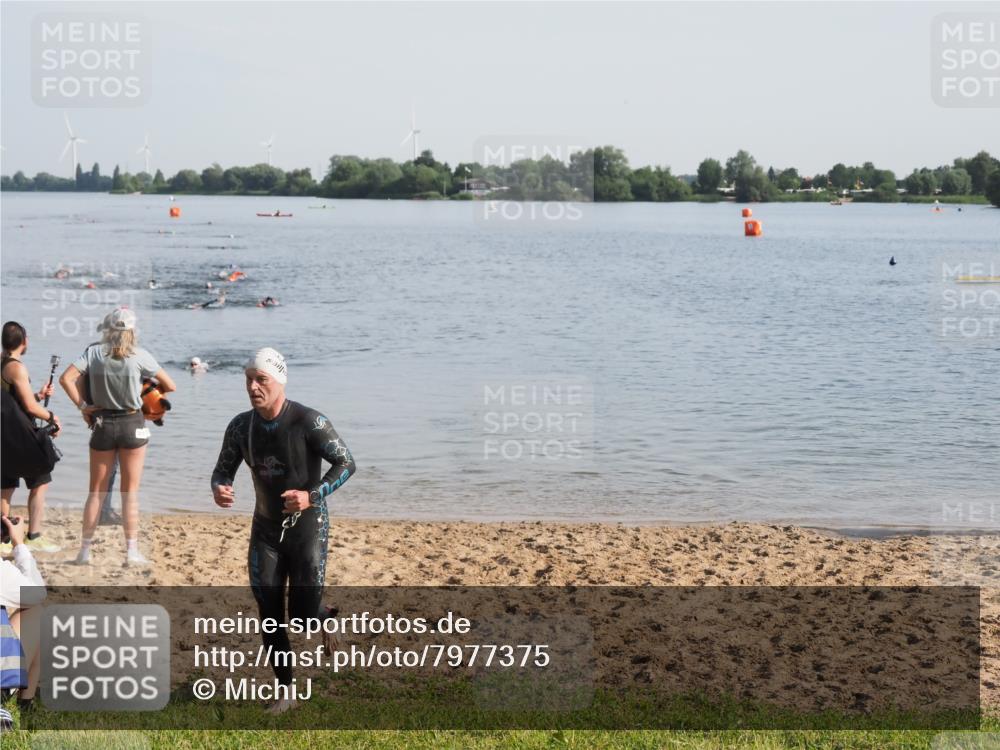 21.06.2025 - 27. Vierlanden-Triathlon MichiJ http://msf.ph/oto/7977375 15.06.2026 08:44:54 Schwimmen 81, 160 meine-sportfotos.de