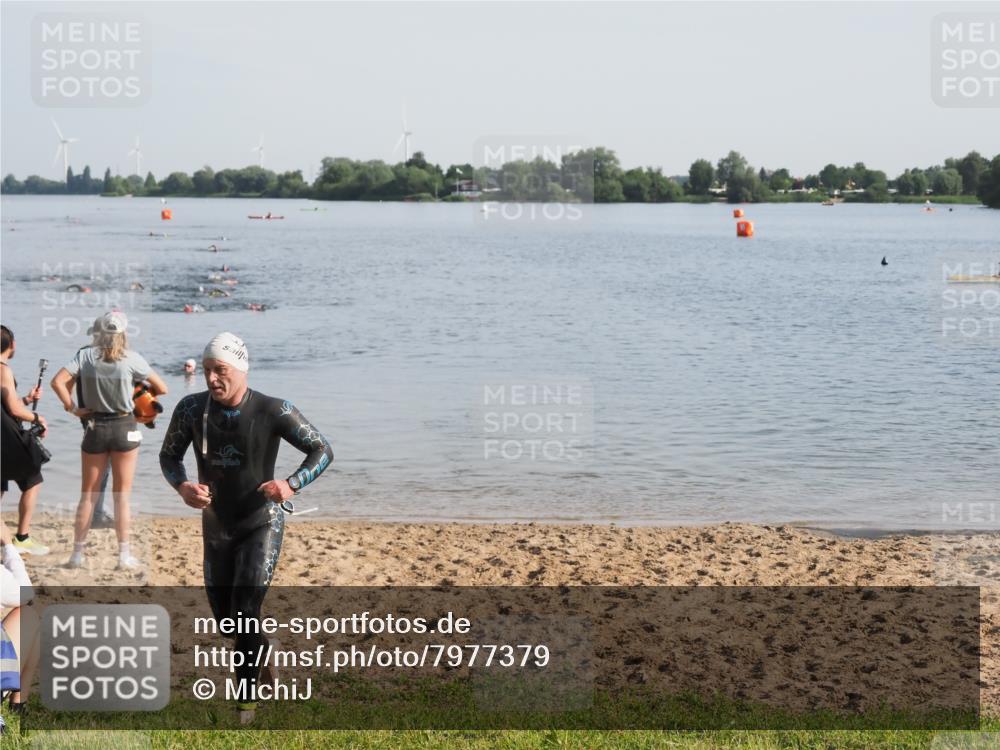 21.06.2025 - 27. Vierlanden-Triathlon MichiJ http://msf.ph/oto/7977379 15.06.2026 08:44:54 Schwimmen 81, 160 meine-sportfotos.de