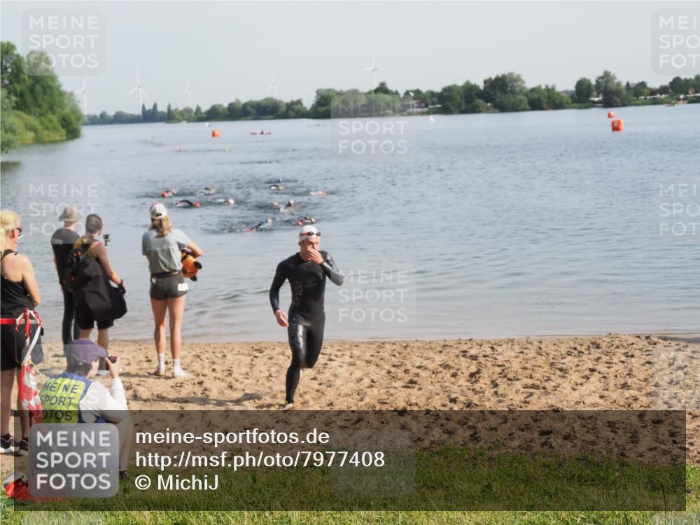 21.06.2025 - 27. Vierlanden-Triathlon MichiJ http://msf.ph/oto/7977408 15.06.2026 08:45:12 Schwimmen 127 meine-sportfotos.de
