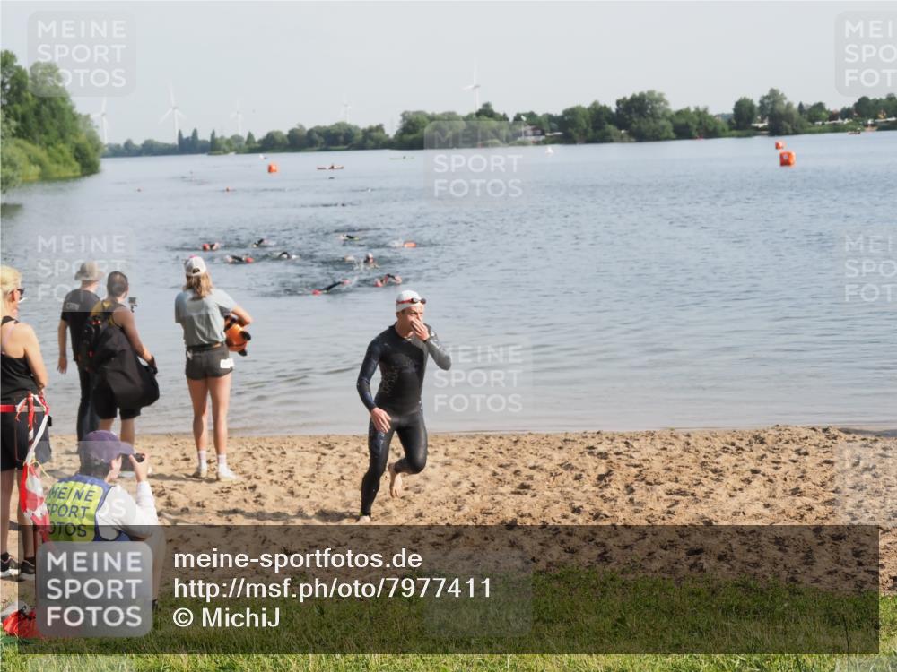 21.06.2025 - 27. Vierlanden-Triathlon MichiJ http://msf.ph/oto/7977411 15.06.2026 08:45:12 Schwimmen 127 meine-sportfotos.de