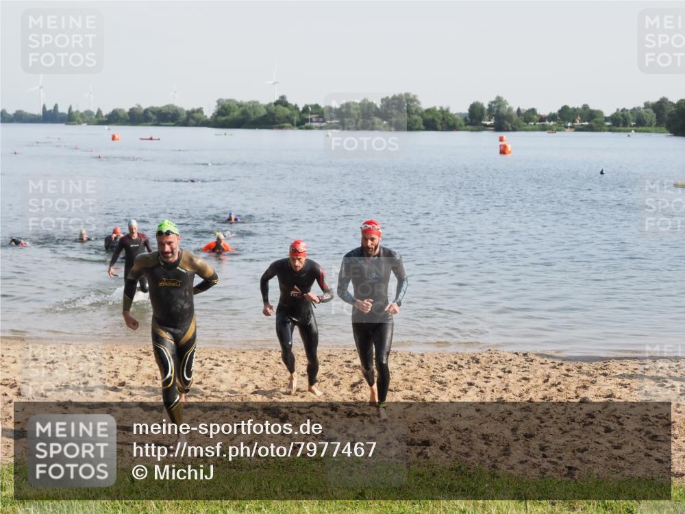 21.06.2025 - 27. Vierlanden-Triathlon MichiJ http://msf.ph/oto/7977467 15.06.2026 08:45:38 Schwimmen 104, 116, 125, 145 meine-sportfotos.de