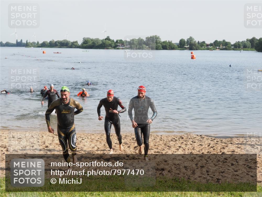 21.06.2025 - 27. Vierlanden-Triathlon MichiJ http://msf.ph/oto/7977470 15.06.2026 08:45:38 Schwimmen 104, 116, 125, 145 meine-sportfotos.de