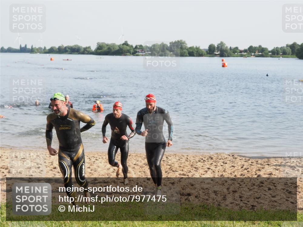 21.06.2025 - 27. Vierlanden-Triathlon MichiJ http://msf.ph/oto/7977475 15.06.2026 08:45:38 Schwimmen 104, 116, 125, 145 meine-sportfotos.de