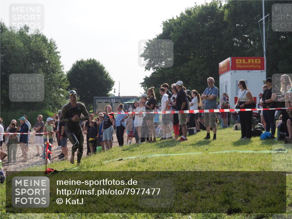 15.06.2025 - 27. Vierlanden-Triathlon KatJ http://msf.ph/oto/7977477 15.06.2025 08:36:52 Schwimmen 39, 83 meine-sportfotos.de