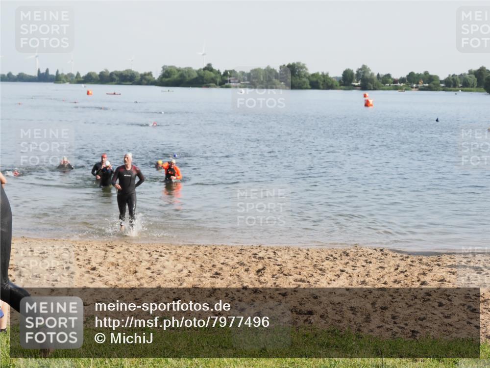 21.06.2025 - 27. Vierlanden-Triathlon MichiJ http://msf.ph/oto/7977496 15.06.2026 08:45:40 Schwimmen 104, 116, 125, 145 meine-sportfotos.de