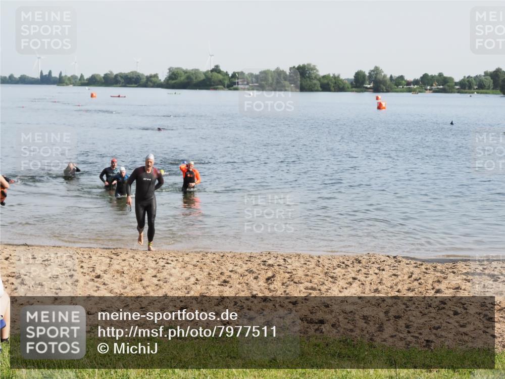 21.06.2025 - 27. Vierlanden-Triathlon MichiJ http://msf.ph/oto/7977511 15.06.2026 08:45:42 Schwimmen 104, 116, 125, 145 meine-sportfotos.de