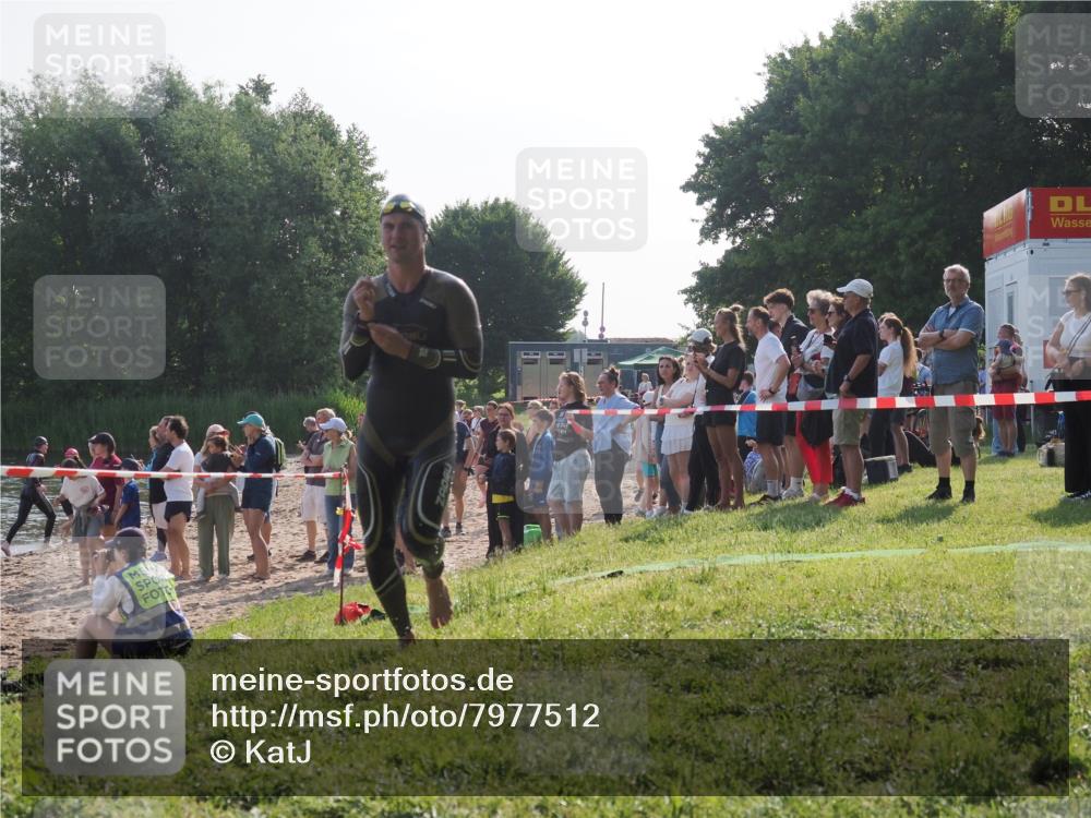 15.06.2025 - 27. Vierlanden-Triathlon KatJ http://msf.ph/oto/7977512 15.06.2025 08:36:53 Schwimmen 39 meine-sportfotos.de