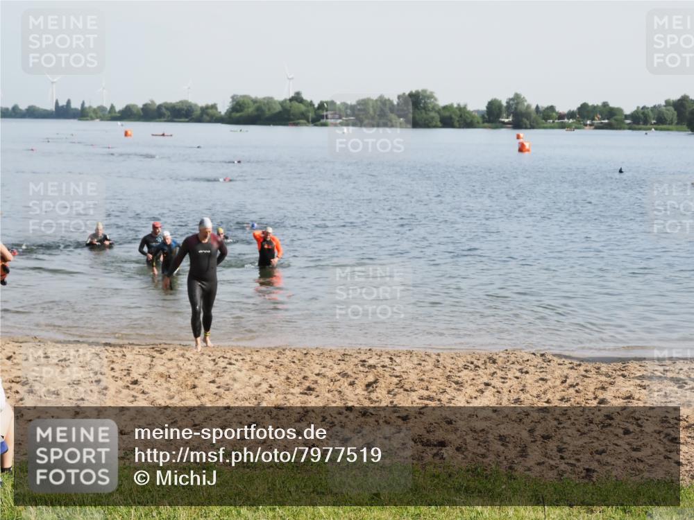 21.06.2025 - 27. Vierlanden-Triathlon MichiJ http://msf.ph/oto/7977519 15.06.2026 08:45:42 Schwimmen 104, 116, 125, 145 meine-sportfotos.de
