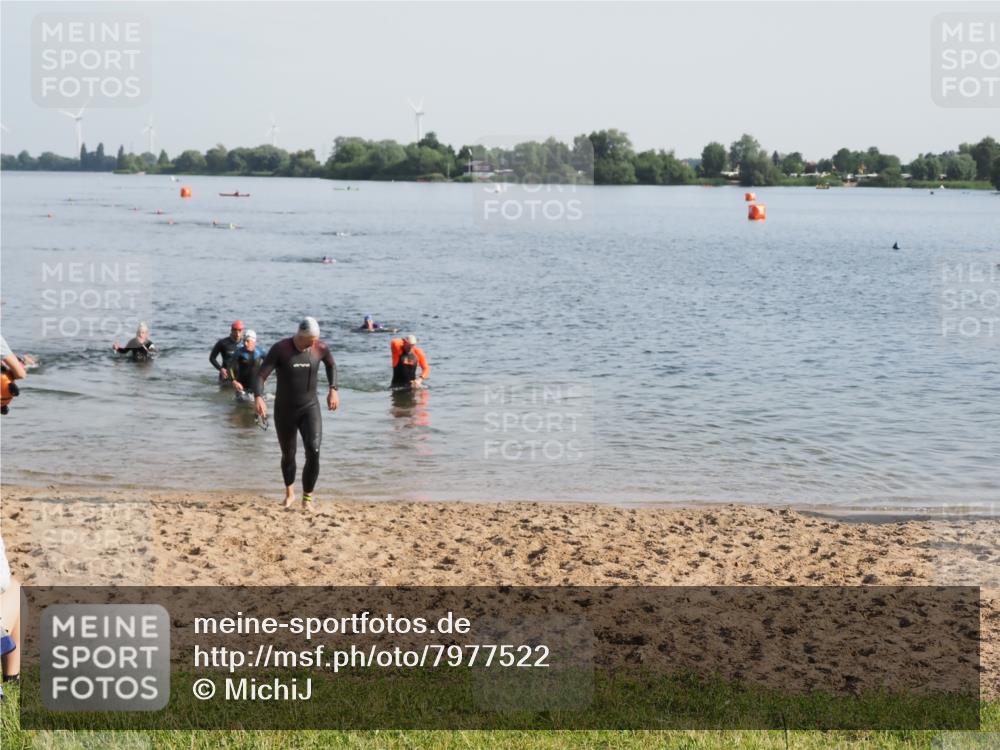 21.06.2025 - 27. Vierlanden-Triathlon MichiJ http://msf.ph/oto/7977522 15.06.2026 08:45:42 Schwimmen 104, 116, 125, 145 meine-sportfotos.de