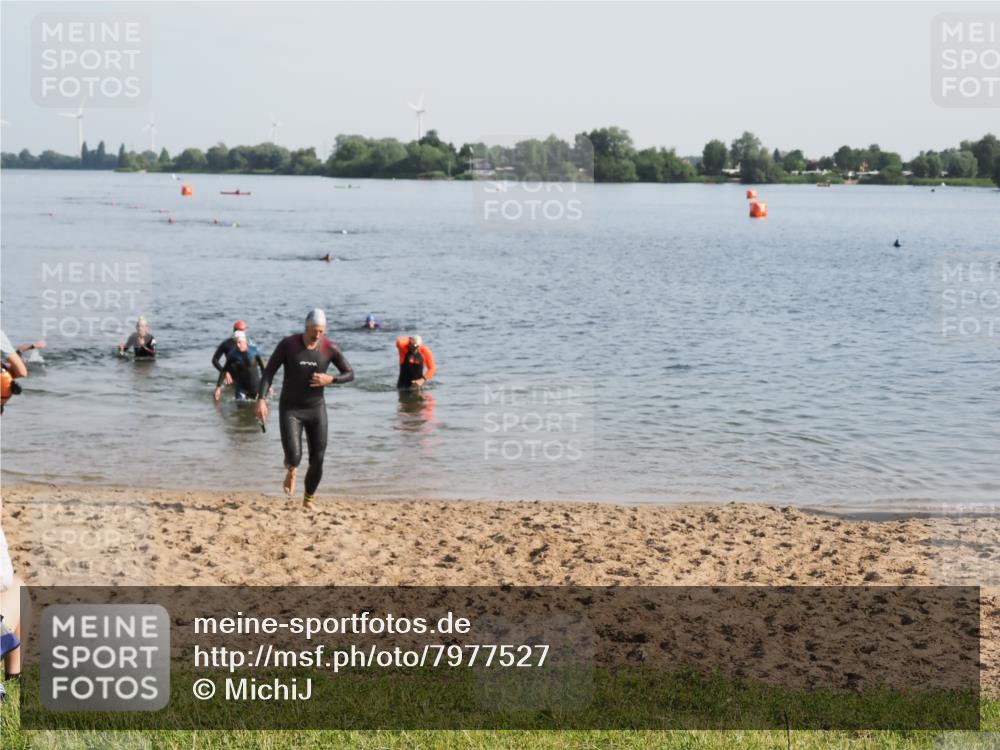 21.06.2025 - 27. Vierlanden-Triathlon MichiJ http://msf.ph/oto/7977527 15.06.2026 08:45:43 Schwimmen 104, 116, 125, 145 meine-sportfotos.de