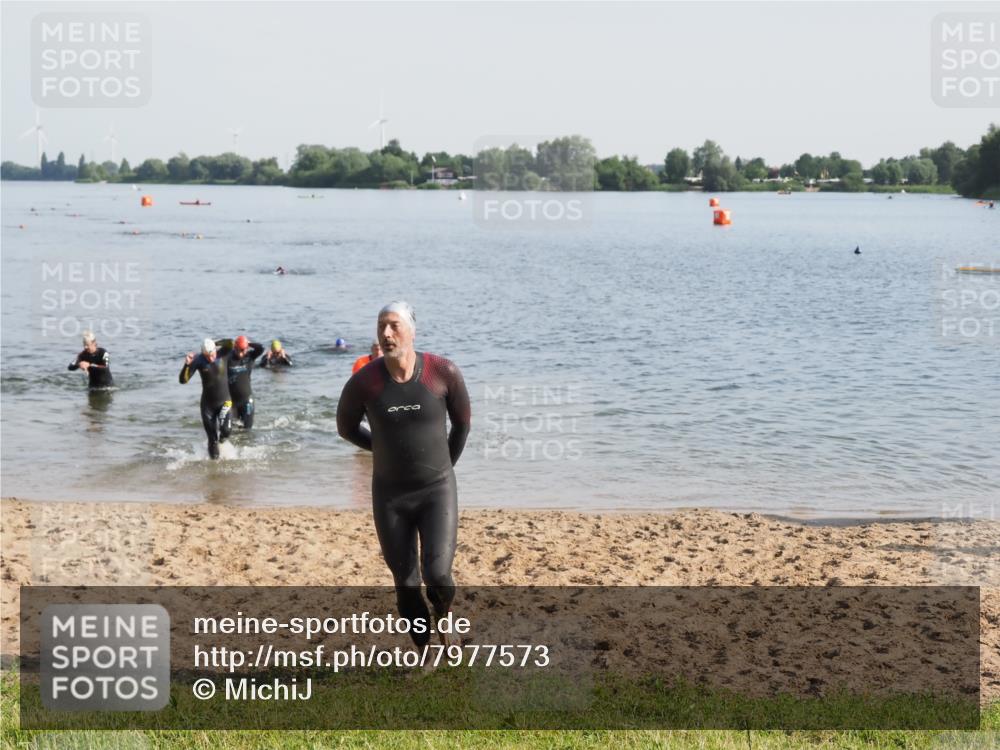 21.06.2025 - 27. Vierlanden-Triathlon MichiJ http://msf.ph/oto/7977573 15.06.2026 08:45:46 Schwimmen 13, 104, 106, 116, 125, 150 meine-sportfotos.de