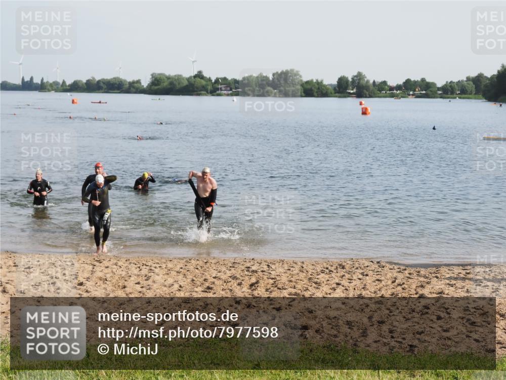 21.06.2025 - 27. Vierlanden-Triathlon MichiJ http://msf.ph/oto/7977598 15.06.2026 08:45:48 Schwimmen 13, 106, 125, 150 meine-sportfotos.de