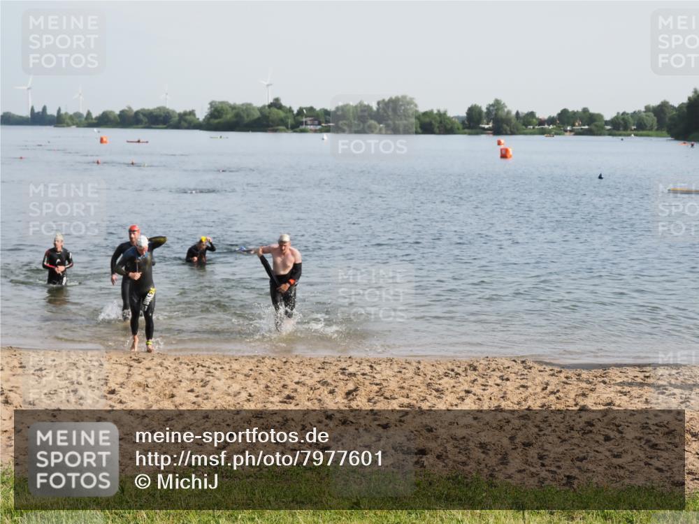 21.06.2025 - 27. Vierlanden-Triathlon MichiJ http://msf.ph/oto/7977601 15.06.2026 08:45:48 Schwimmen 13, 106, 125, 150 meine-sportfotos.de