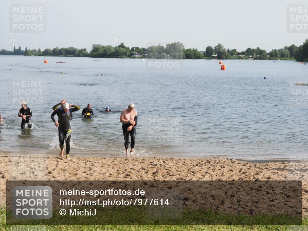 21.06.2025 - 27. Vierlanden-Triathlon MichiJ http://msf.ph/oto/7977614 15.06.2026 08:45:49 Schwimmen 13, 106, 125, 142, 150 meine-sportfotos.de