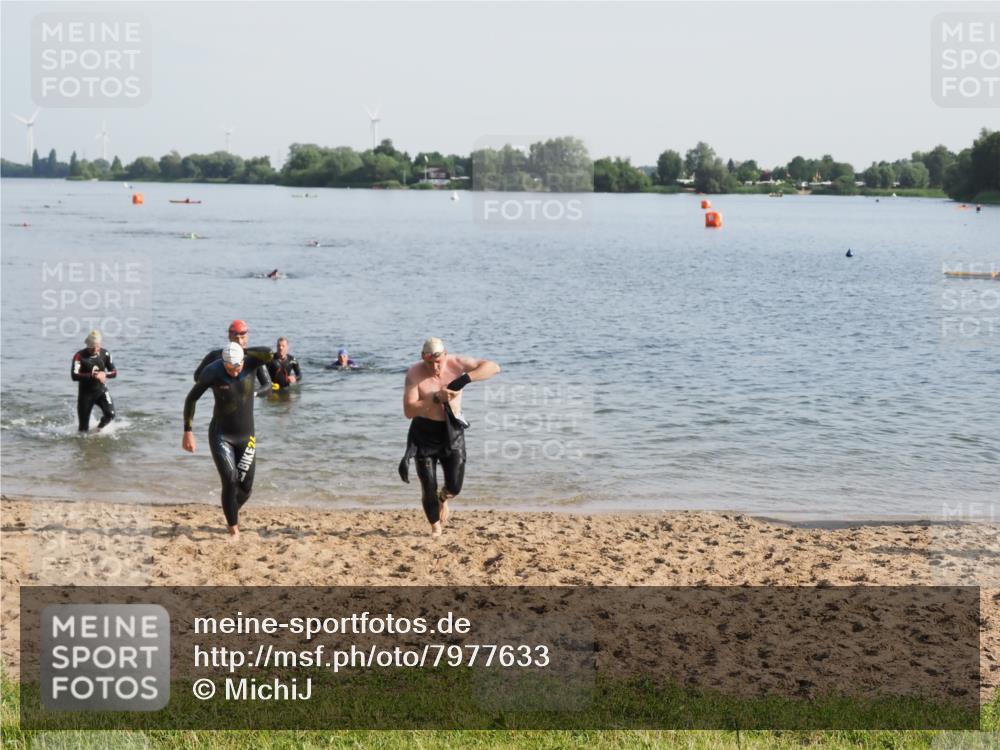 21.06.2025 - 27. Vierlanden-Triathlon MichiJ http://msf.ph/oto/7977633 15.06.2026 08:45:50 Schwimmen 13, 106, 125, 142, 150 meine-sportfotos.de