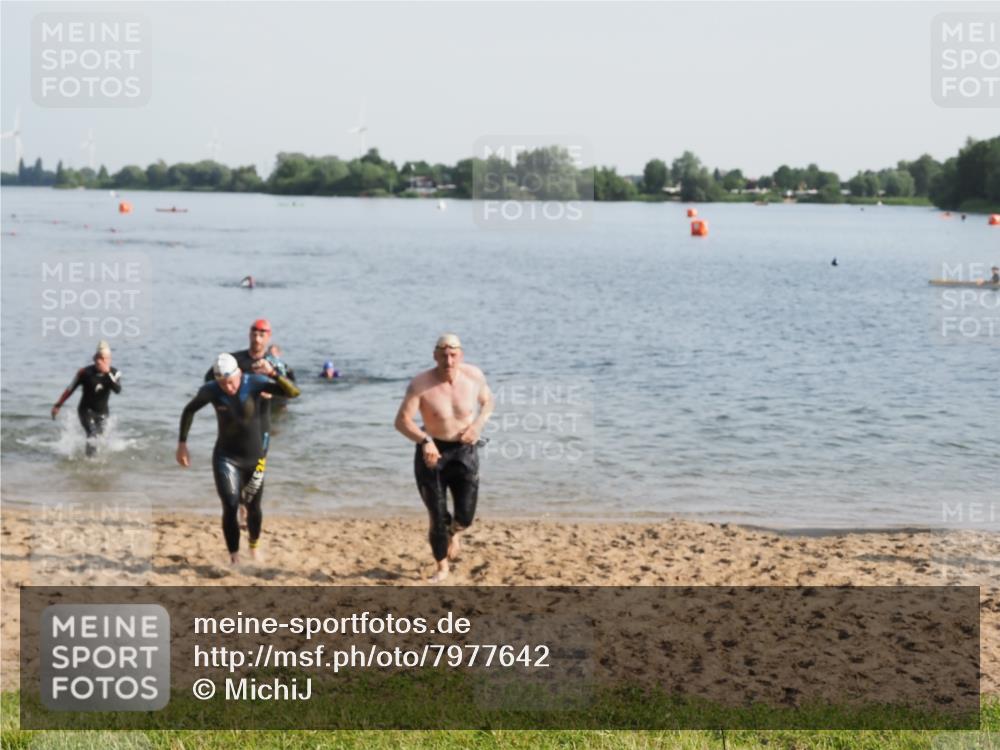 21.06.2025 - 27. Vierlanden-Triathlon MichiJ http://msf.ph/oto/7977642 15.06.2026 08:45:51 Schwimmen 13, 106, 125, 142, 150 meine-sportfotos.de