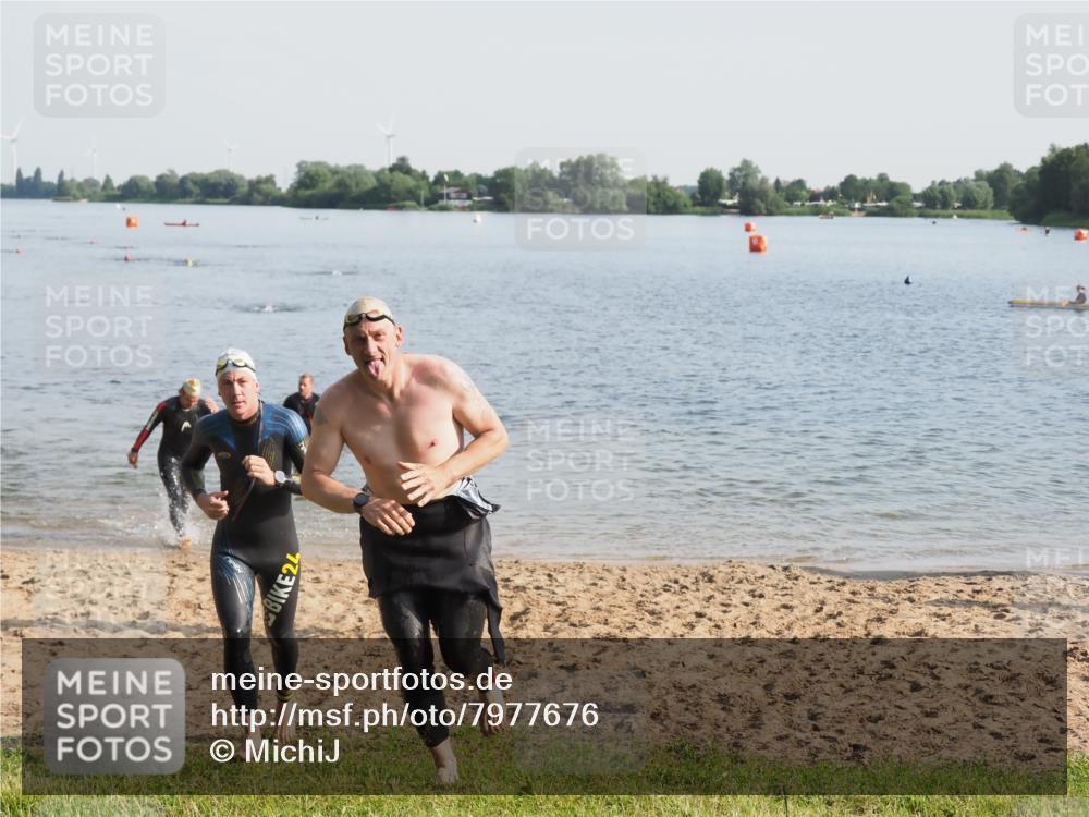 21.06.2025 - 27. Vierlanden-Triathlon MichiJ http://msf.ph/oto/7977676 15.06.2026 08:45:53 Schwimmen 13, 106, 125, 142, 150 meine-sportfotos.de