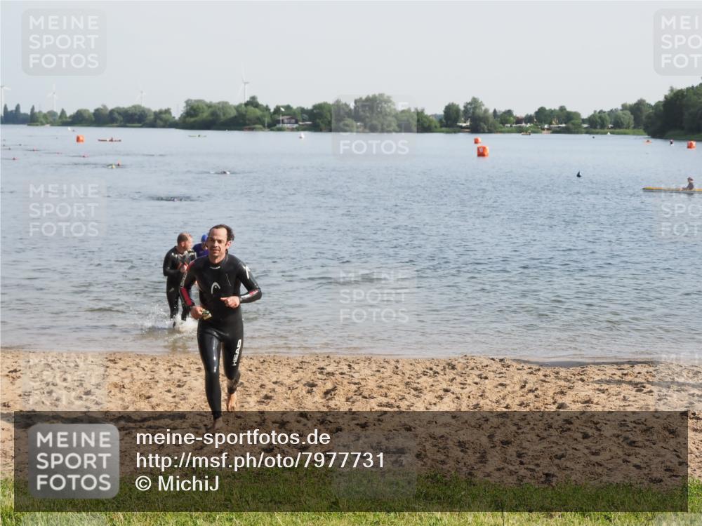 21.06.2025 - 27. Vierlanden-Triathlon MichiJ http://msf.ph/oto/7977731 15.06.2026 08:45:57 Schwimmen 13, 106, 134, 142, 150, 152 meine-sportfotos.de