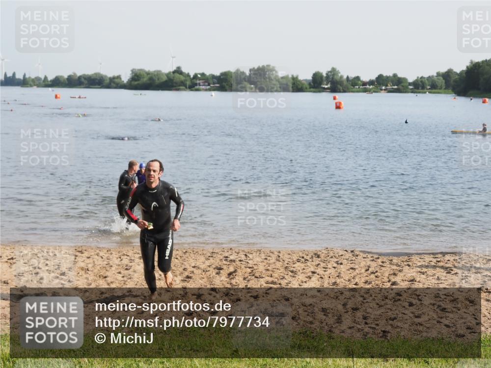 21.06.2025 - 27. Vierlanden-Triathlon MichiJ http://msf.ph/oto/7977734 15.06.2026 08:45:57 Schwimmen 13, 106, 134, 142, 150, 152 meine-sportfotos.de