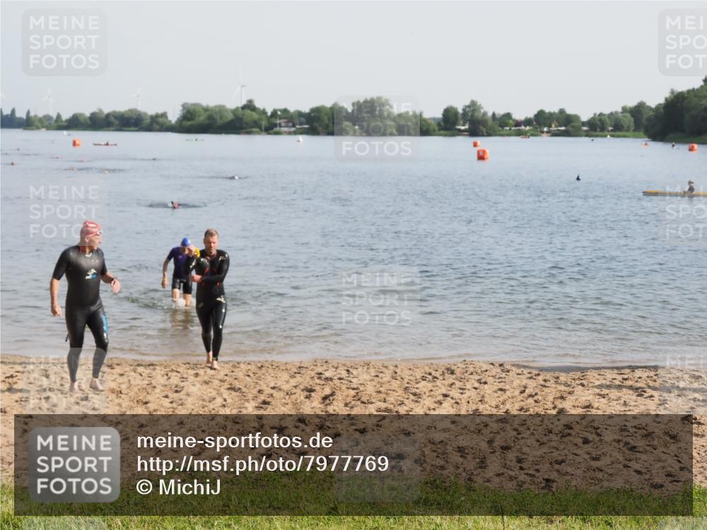 21.06.2025 - 27. Vierlanden-Triathlon MichiJ http://msf.ph/oto/7977769 15.06.2026 08:45:59 Schwimmen 13, 106, 134, 142, 150, 152, 194 meine-sportfotos.de