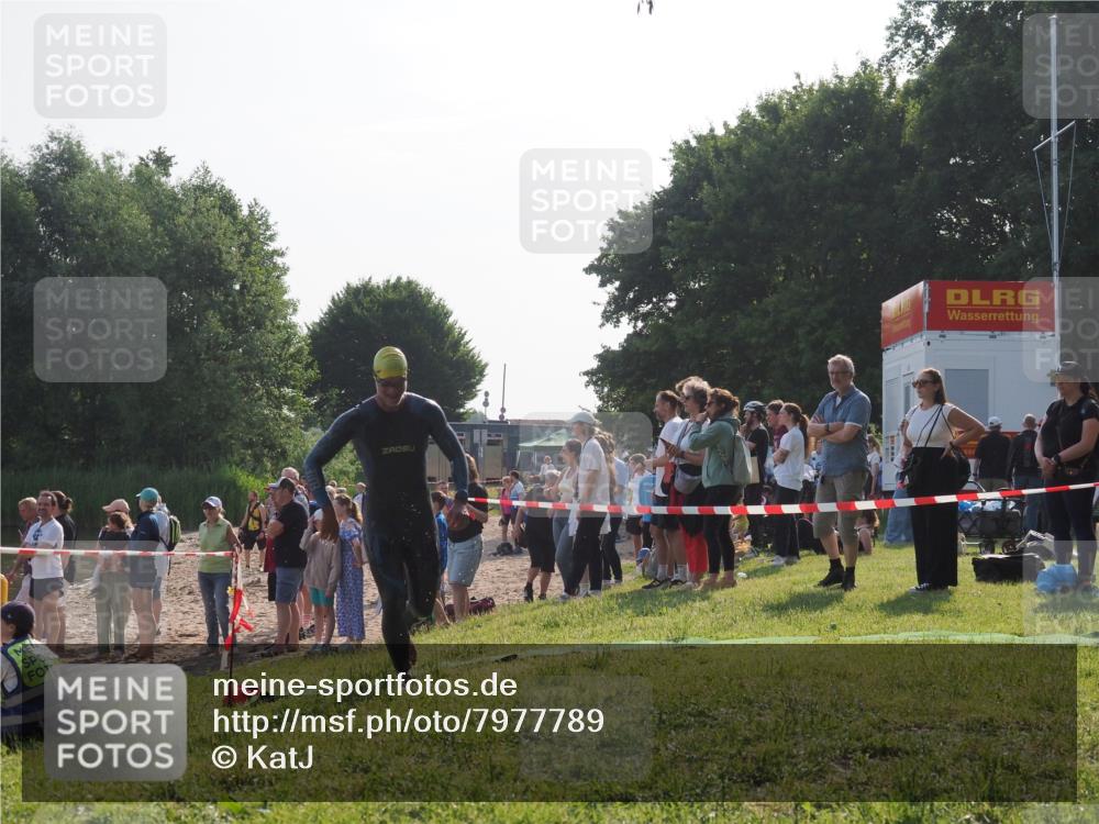 15.06.2025 - 27. Vierlanden-Triathlon KatJ http://msf.ph/oto/7977789 15.06.2025 08:37:53 Schwimmen 73, 171, 180, 181 meine-sportfotos.de