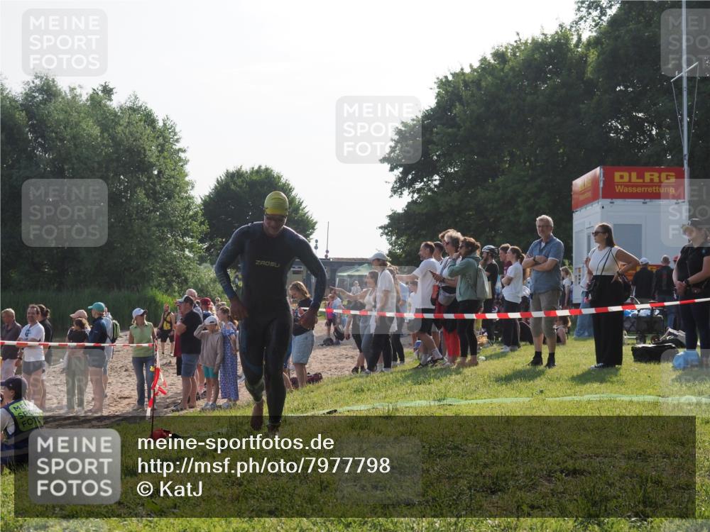 15.06.2025 - 27. Vierlanden-Triathlon KatJ http://msf.ph/oto/7977798 15.06.2025 08:37:53 Schwimmen 73, 171, 180, 181 meine-sportfotos.de