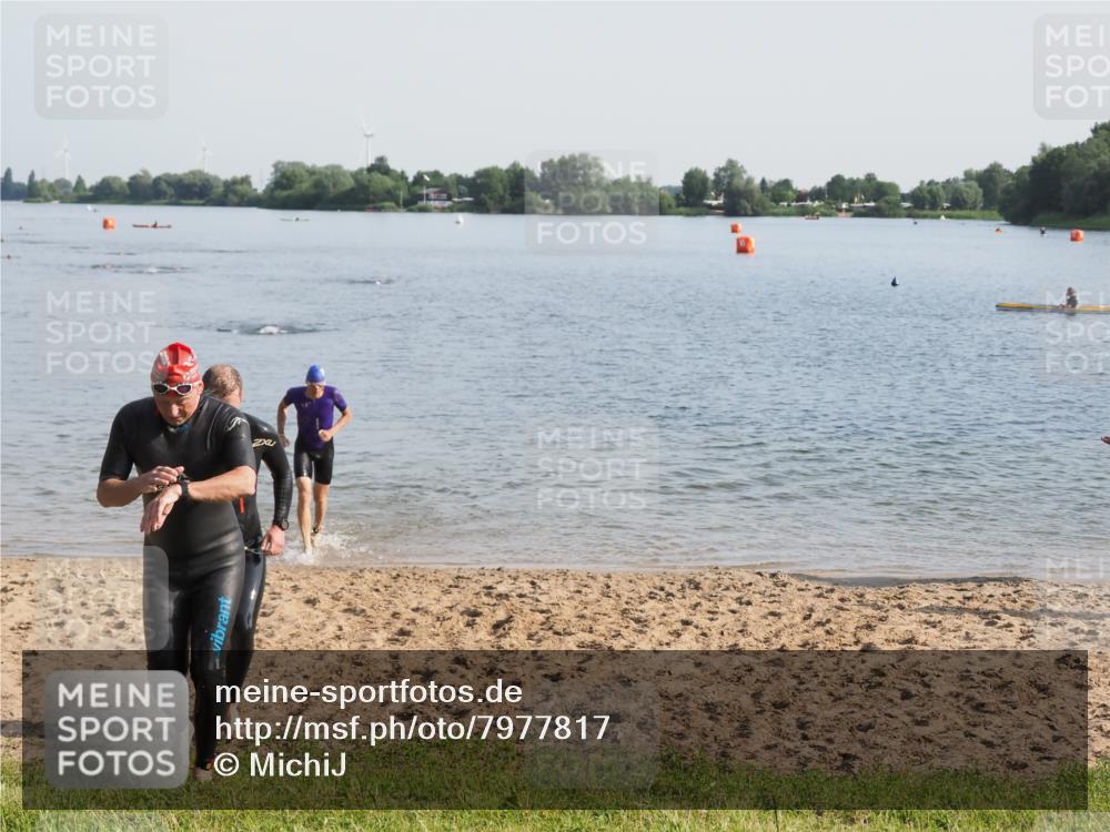 21.06.2025 - 27. Vierlanden-Triathlon MichiJ http://msf.ph/oto/7977817 15.06.2026 08:46:03 Schwimmen 134, 142, 152, 194 meine-sportfotos.de