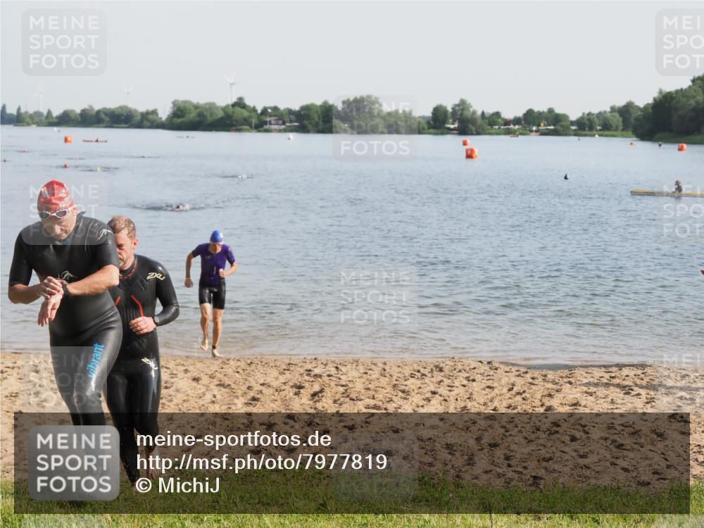 21.06.2025 - 27. Vierlanden-Triathlon MichiJ http://msf.ph/oto/7977819 15.06.2026 08:46:03 Schwimmen 134, 142, 152, 194 meine-sportfotos.de