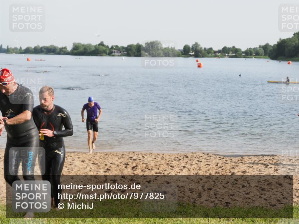 21.06.2025 - 27. Vierlanden-Triathlon MichiJ http://msf.ph/oto/7977825 15.06.2026 08:46:04 Schwimmen 134, 142, 152, 194 meine-sportfotos.de