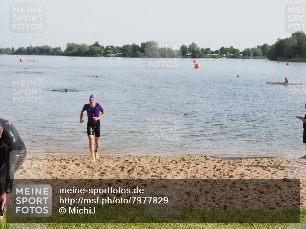 21.06.2025 - 27. Vierlanden-Triathlon MichiJ http://msf.ph/oto/7977829 15.06.2026 08:46:04 Schwimmen 134, 142, 152, 194 meine-sportfotos.de