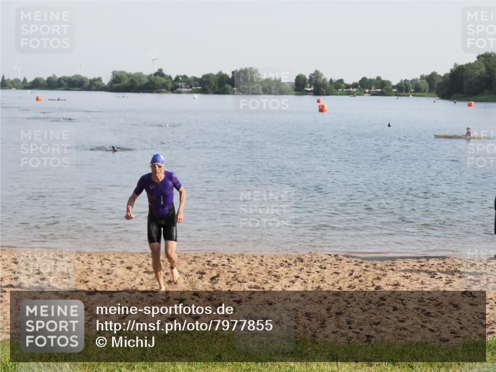 21.06.2025 - 27. Vierlanden-Triathlon MichiJ http://msf.ph/oto/7977855 15.06.2026 08:46:06 Schwimmen 134, 152, 194 meine-sportfotos.de