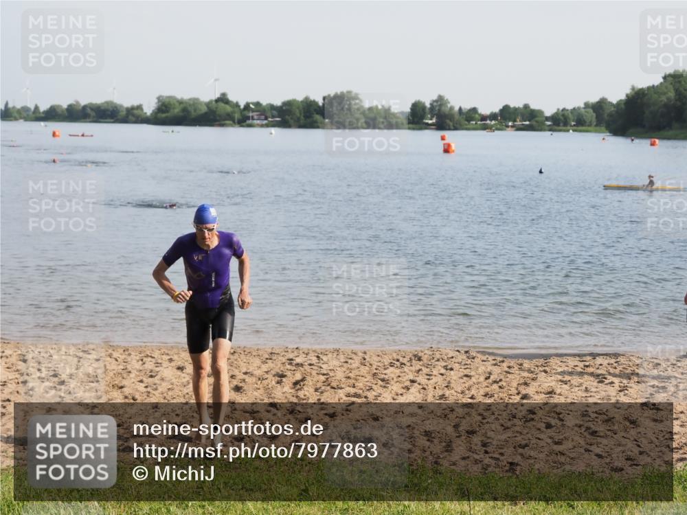 21.06.2025 - 27. Vierlanden-Triathlon MichiJ http://msf.ph/oto/7977863 15.06.2026 08:46:07 Schwimmen 134, 152, 194 meine-sportfotos.de