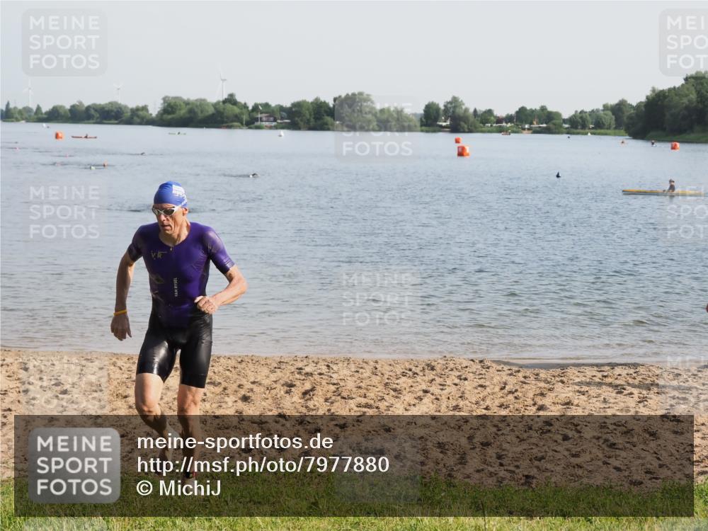 21.06.2025 - 27. Vierlanden-Triathlon MichiJ http://msf.ph/oto/7977880 15.06.2026 08:46:08 Schwimmen 134, 152, 194 meine-sportfotos.de