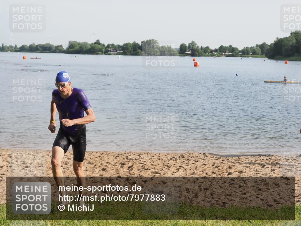21.06.2025 - 27. Vierlanden-Triathlon MichiJ http://msf.ph/oto/7977883 15.06.2026 08:46:08 Schwimmen 134, 152, 194 meine-sportfotos.de