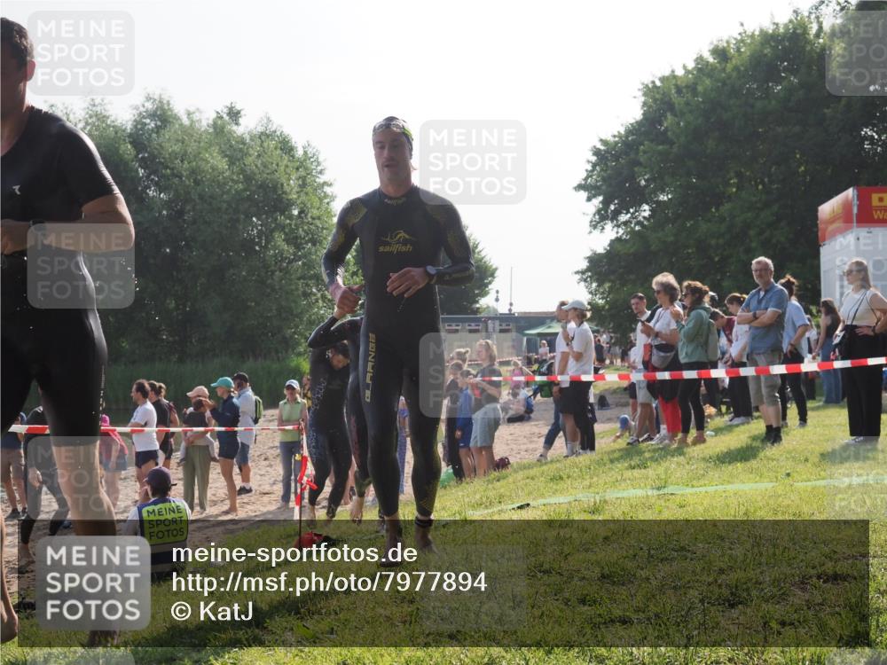 15.06.2025 - 27. Vierlanden-Triathlon KatJ http://msf.ph/oto/7977894 15.06.2025 08:38:36 Schwimmen 27, 35, 45, 86, 126 meine-sportfotos.de