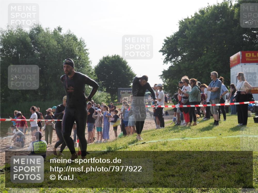 15.06.2025 - 27. Vierlanden-Triathlon KatJ http://msf.ph/oto/7977922 15.06.2025 08:38:38 Schwimmen 27, 35, 45, 86, 126 meine-sportfotos.de