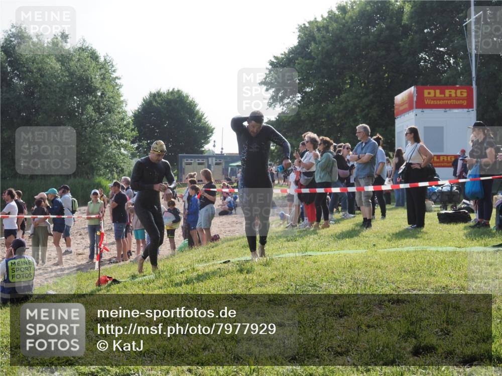 15.06.2025 - 27. Vierlanden-Triathlon KatJ http://msf.ph/oto/7977929 15.06.2025 08:38:39 Schwimmen 2, 27, 35, 45, 86, 126 meine-sportfotos.de