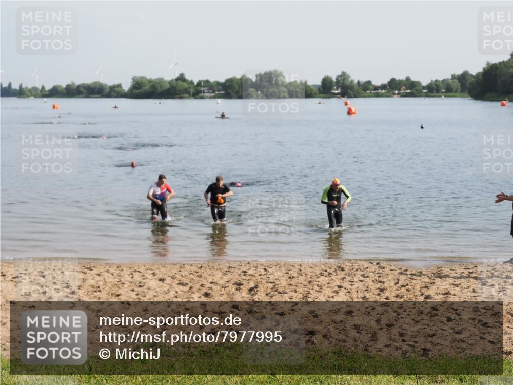 21.06.2025 - 27. Vierlanden-Triathlon MichiJ http://msf.ph/oto/7977995 15.06.2026 08:47:48 Schwimmen  meine-sportfotos.de