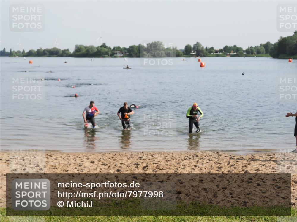 21.06.2025 - 27. Vierlanden-Triathlon MichiJ http://msf.ph/oto/7977998 15.06.2026 08:47:48 Schwimmen  meine-sportfotos.de