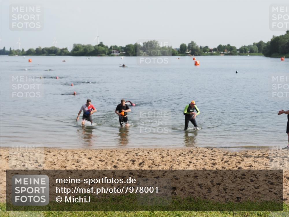 21.06.2025 - 27. Vierlanden-Triathlon MichiJ http://msf.ph/oto/7978001 15.06.2026 08:47:48 Schwimmen  meine-sportfotos.de