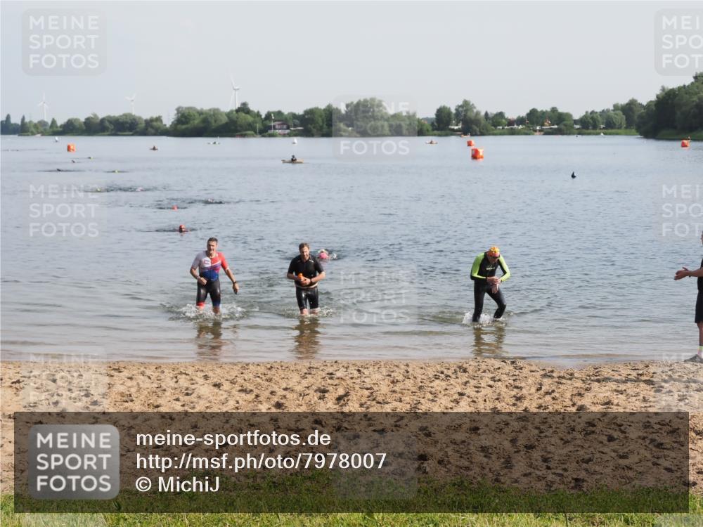 21.06.2025 - 27. Vierlanden-Triathlon MichiJ http://msf.ph/oto/7978007 15.06.2026 08:47:49 Schwimmen 34, 193 meine-sportfotos.de