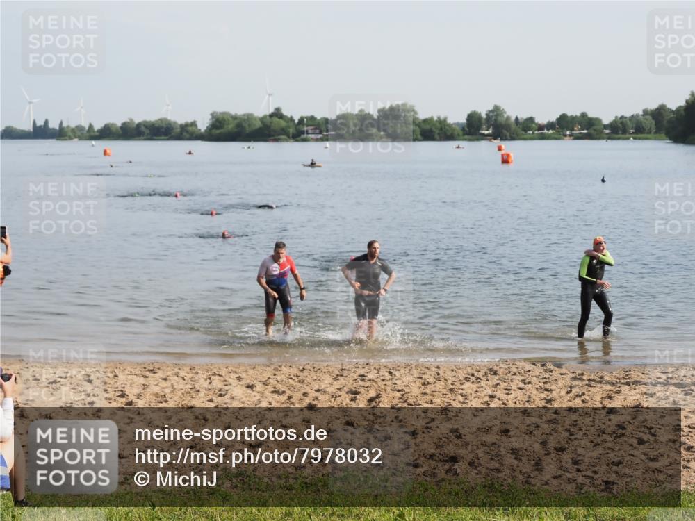 21.06.2025 - 27. Vierlanden-Triathlon MichiJ http://msf.ph/oto/7978032 15.06.2026 08:47:51 Schwimmen 34, 193 meine-sportfotos.de