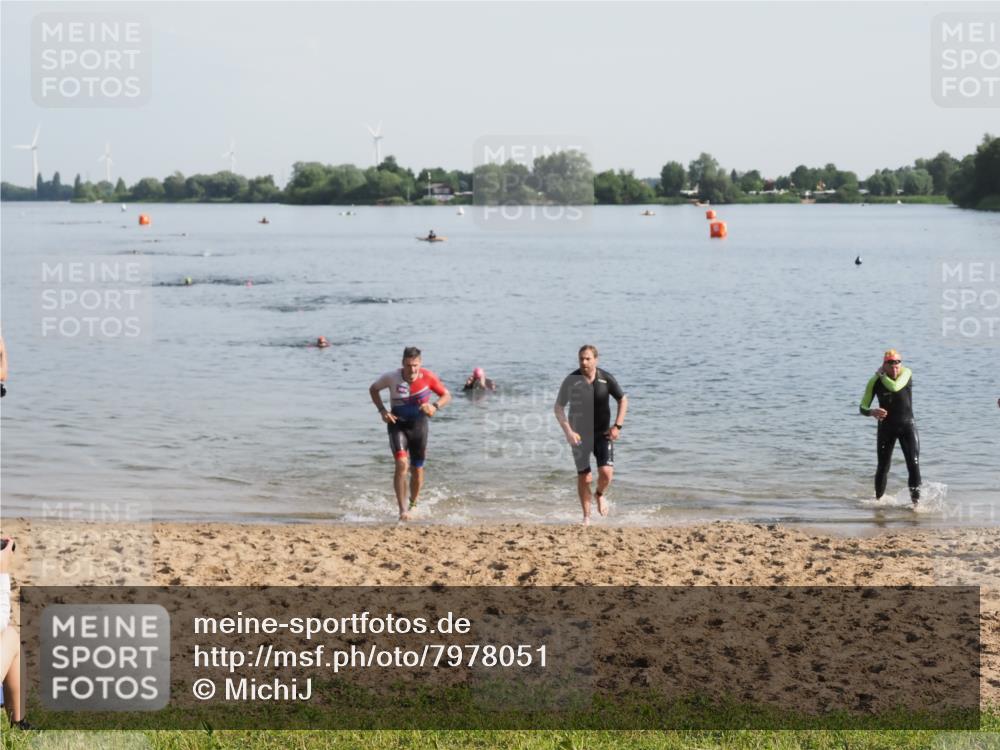 21.06.2025 - 27. Vierlanden-Triathlon MichiJ http://msf.ph/oto/7978051 15.06.2026 08:47:52 Schwimmen 34, 193 meine-sportfotos.de