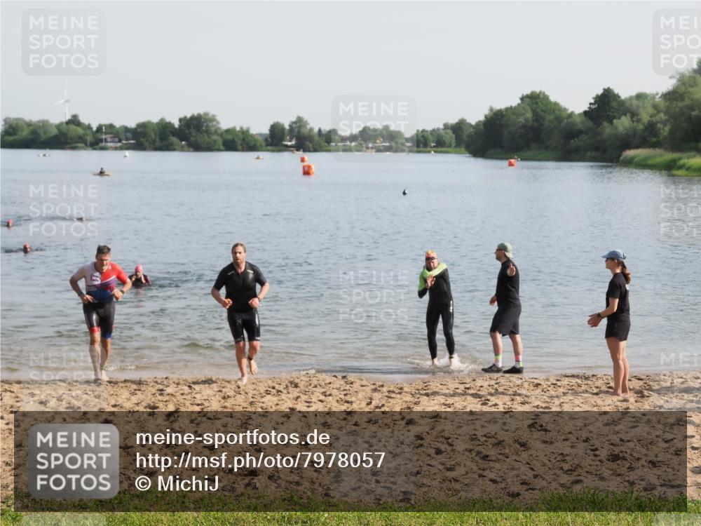 21.06.2025 - 27. Vierlanden-Triathlon MichiJ http://msf.ph/oto/7978057 15.06.2026 08:47:53 Schwimmen 34, 193 meine-sportfotos.de