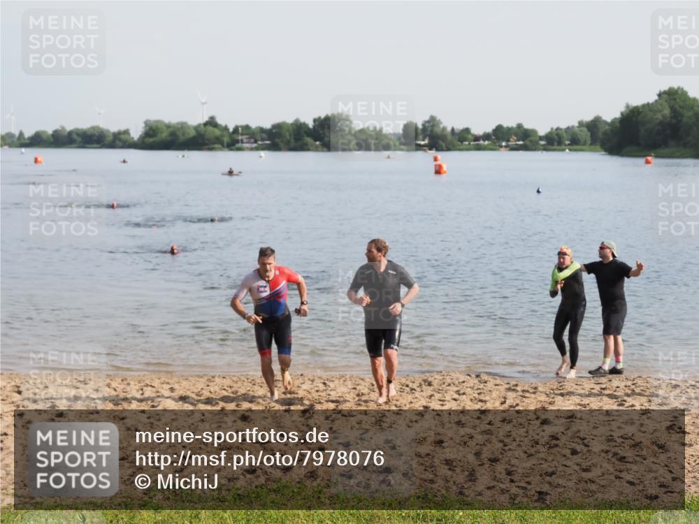 21.06.2025 - 27. Vierlanden-Triathlon MichiJ http://msf.ph/oto/7978076 15.06.2026 08:47:54 Schwimmen 34, 193 meine-sportfotos.de