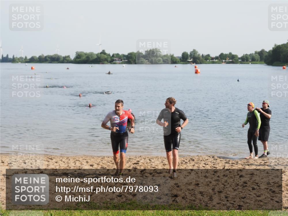 21.06.2025 - 27. Vierlanden-Triathlon MichiJ http://msf.ph/oto/7978093 15.06.2026 08:47:55 Schwimmen 34, 193 meine-sportfotos.de