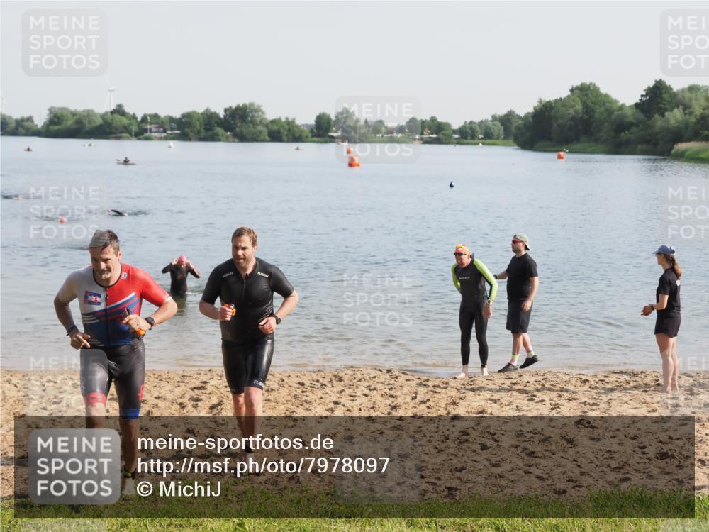21.06.2025 - 27. Vierlanden-Triathlon MichiJ http://msf.ph/oto/7978097 15.06.2026 08:47:57 Schwimmen 16, 34, 167, 193 meine-sportfotos.de