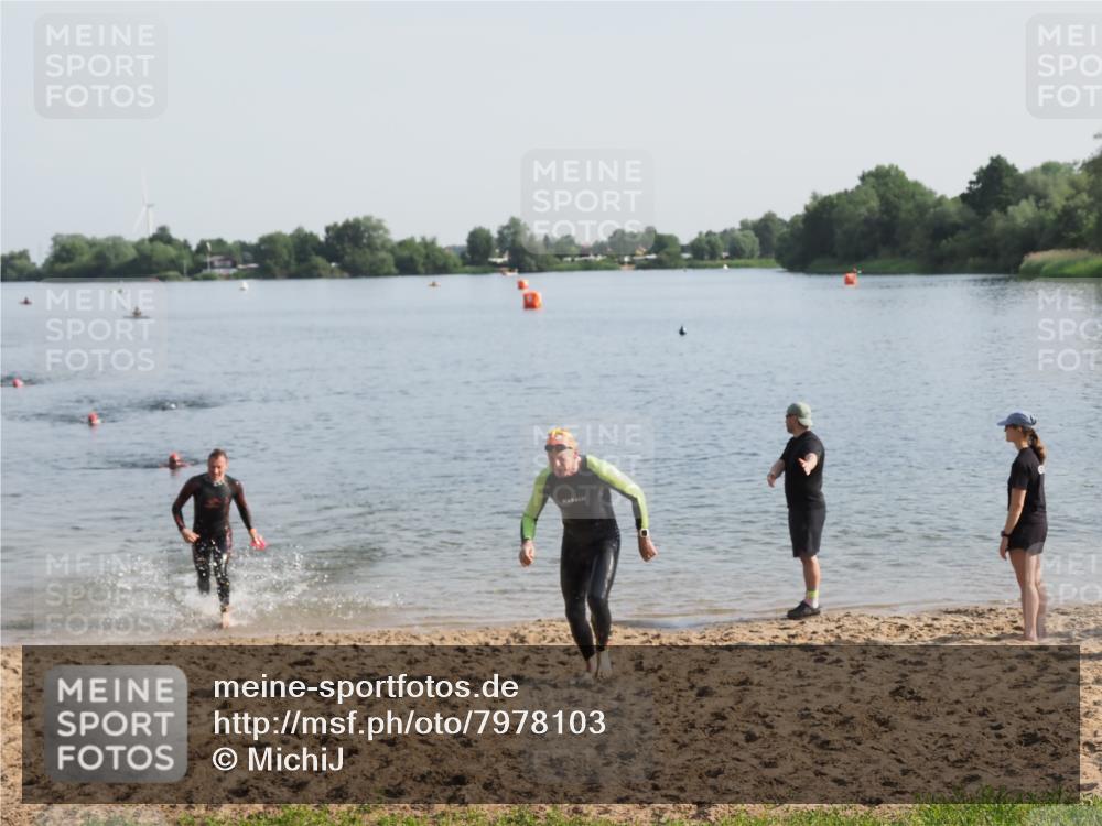 21.06.2025 - 27. Vierlanden-Triathlon MichiJ http://msf.ph/oto/7978103 15.06.2026 08:48:01 Schwimmen 16, 34, 167, 193 meine-sportfotos.de