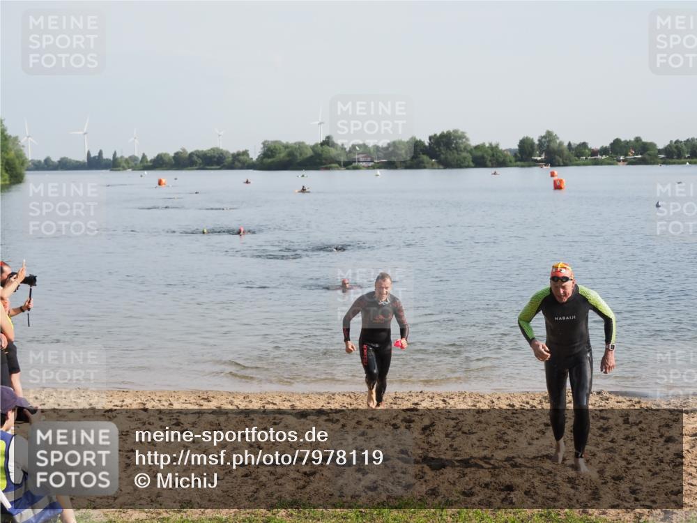 21.06.2025 - 27. Vierlanden-Triathlon MichiJ http://msf.ph/oto/7978119 15.06.2026 08:48:03 Schwimmen 16, 34, 167, 193 meine-sportfotos.de